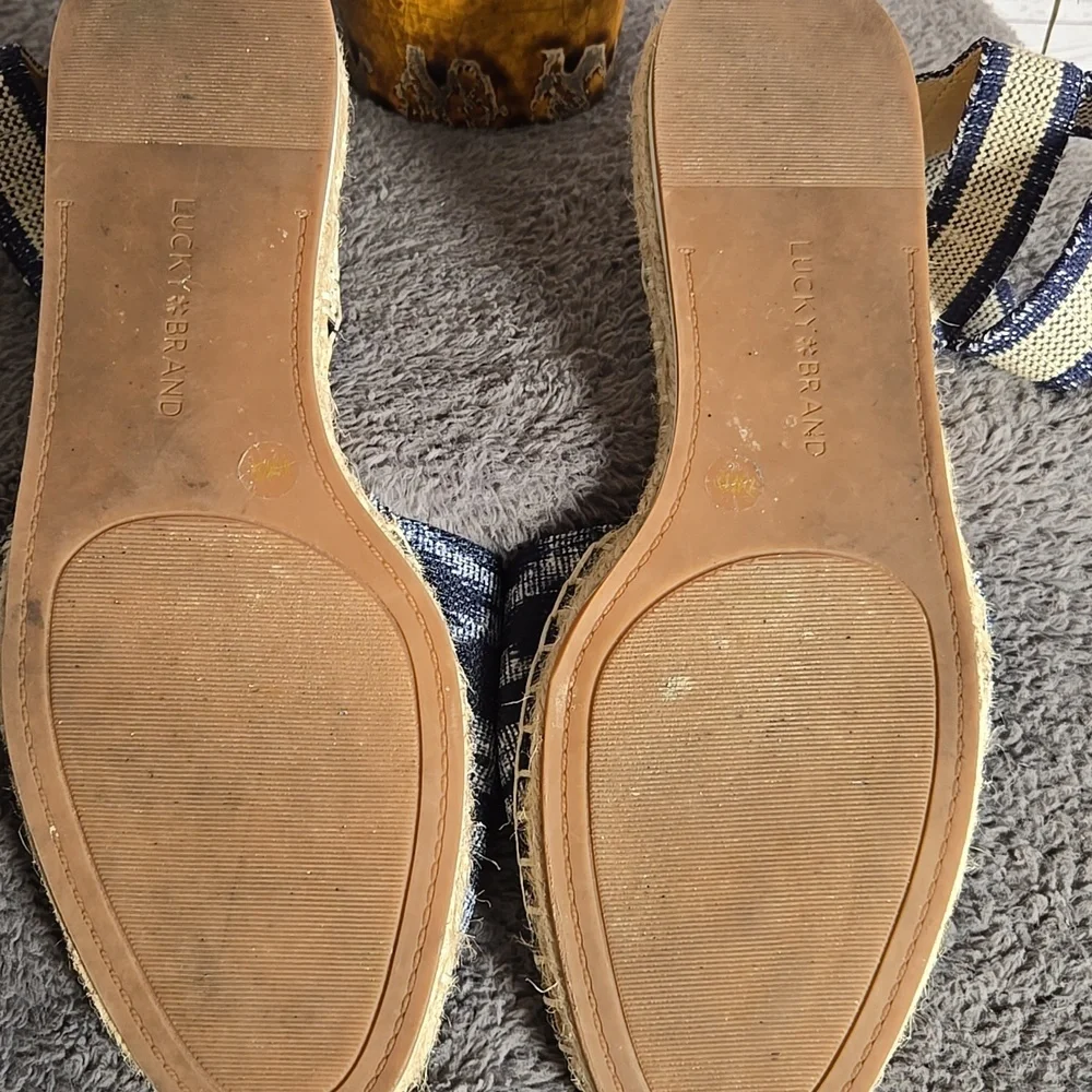Lucky Brand Renka Closed Toe Ankle Strap  Espadrille Sandals Sz8.5